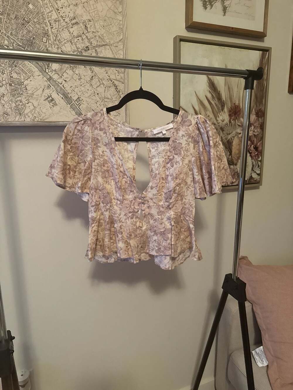 NWOT Olivaceous Floral Flutter Sleeve Peplum Crop Top with Back Cutout